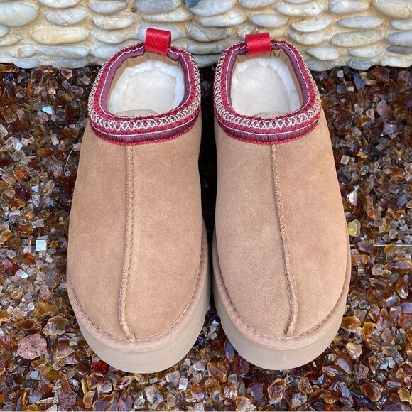NWT New Elevates Tan Suede Slip-On Platform Slippers/Shoes w/Red Trim 9 - Picture 2 of 11